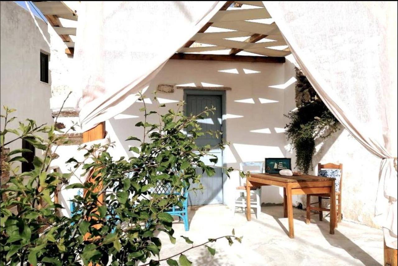 Naxos Mountain Retreat - Tiny House Build On Rock Appartement Koronos Buitenkant foto